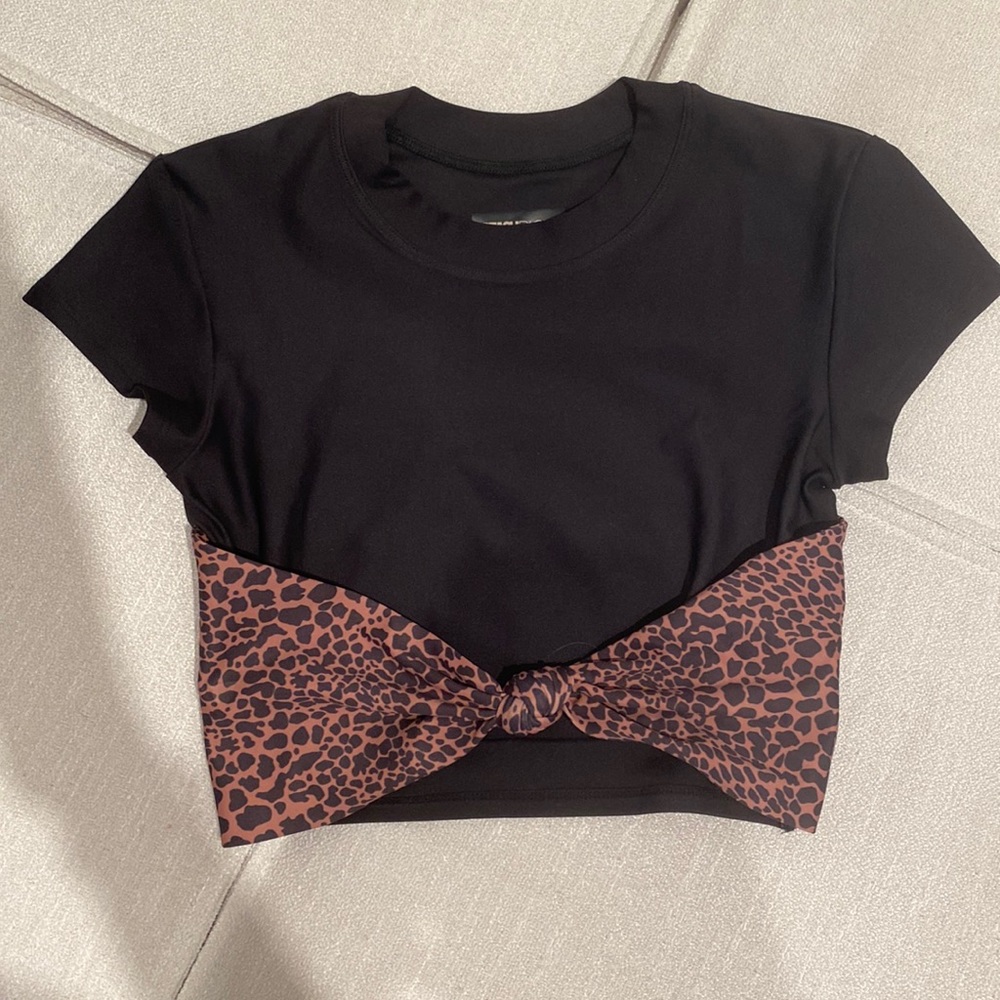 Short sleeve workout shirt